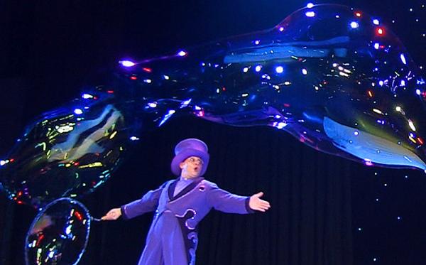 Gute Versicherung gönnt sich Künstler für Veranstaltung 