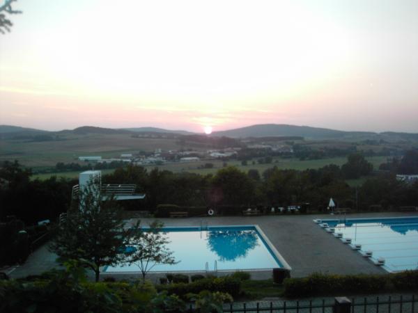 Premiere - Sommer Seminar für Makler im Schwimmbad