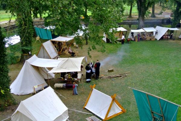 Kulturhistorischer Handwerkermarkt im Wasserschloss Mellenthin