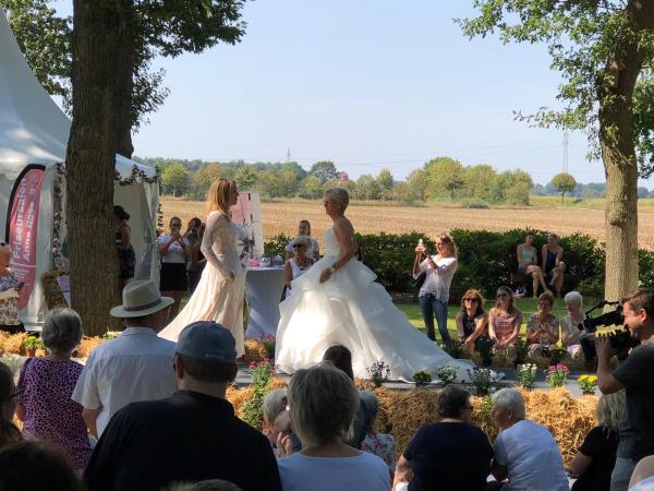 MEIN WUNSCHBILD stellte Hochzeitskollektion auf dem Wedding Festival in Heemsen vor 