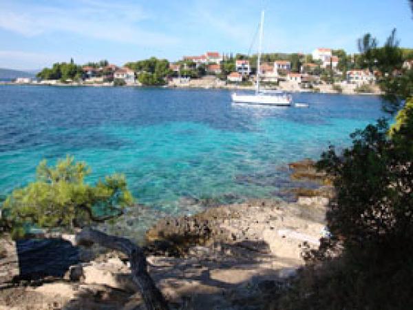 Kroatien entdecken mit Yachtcharter Achterspring