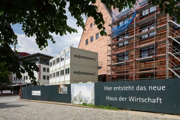 "Haus der Wirtschaft" der IHK Nürnberg: ELA Container als Baustellenbüro 