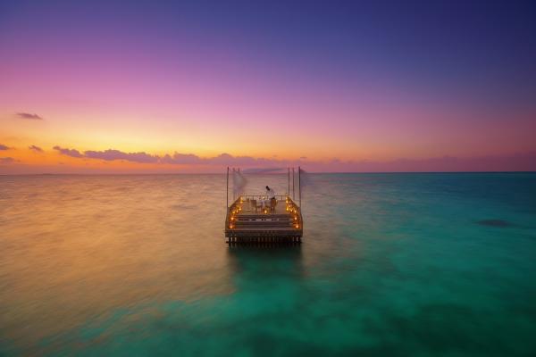 Baros Maldives: Romantik auf dem "Piano Deck" 