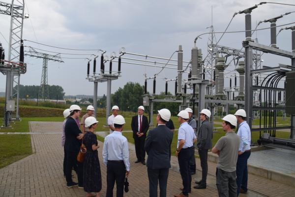 Netzausbau: Neues Umspannwerk von E.DIS in Mecklenburg-Vorpommern nimmt erneuerbare Energien ins Stromnetz auf