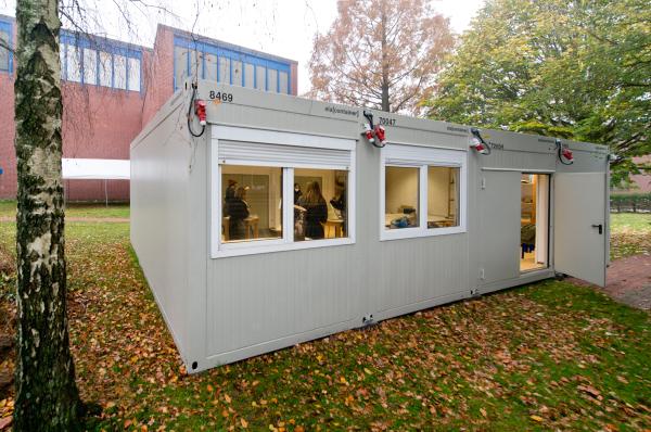 ELA Gebrauchtcontainer werden zum Atelier 