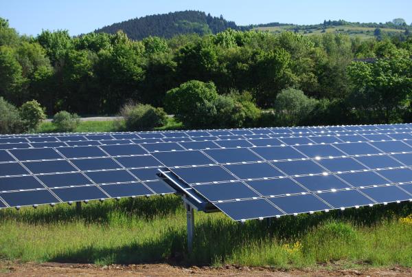Erik Tröster veräußert erfolgreich Fondsobjekt "PV-Anlage Stierberg I" in Bad Dürrheim