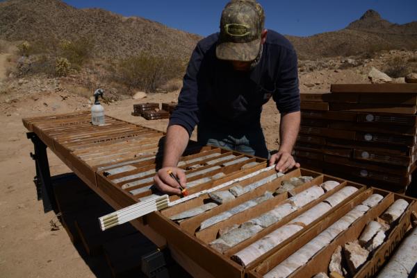 Kingman Minerals: Historische Ressourcen von über 600.000 Unzen Gold im Visier