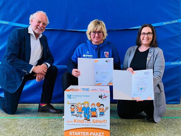 "Kein Kind ohne Sport!" HanseWerk-Tochter SH Netz verleiht Starterpaket an Dannewerkschule