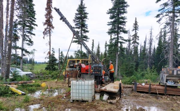 Alpha Copper: Erste Anzeichen für einen möglichen Bohrerfolg