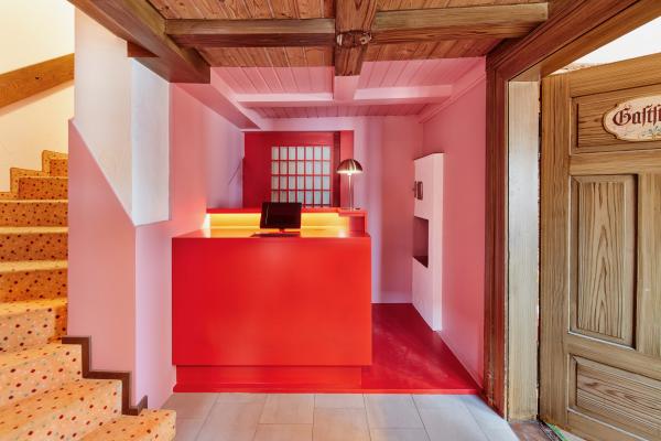 stuub: Pop-up-Gästehaus in pink: Start-up wächst im Schwarzwald