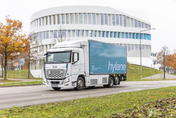 Fleet-Hub kooperiert mit hylane GmbH: Fuhrparkmanagement-Lösungen für Verwaltung von Wasserstoff-Lkw