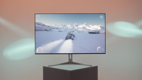 Neuer Monitor von Philips Evnia mit allem Drum und Dran