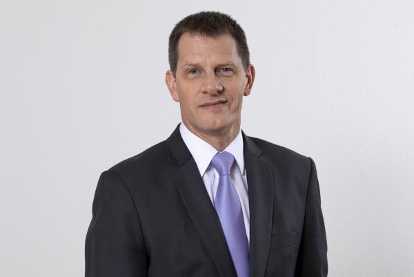 Betriebliche Altersvorsorge gegen Altersarmut: Pauschaldotierte Unternehmenskasse für Geringverdiener