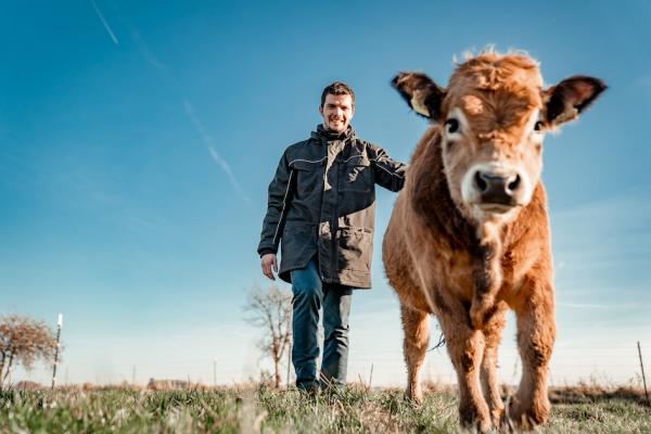 Knuspr setzt neue Maßstäbe beim Thema Fleisch aus artgerechter Tierhaltung