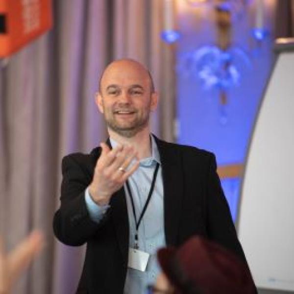 Das Konzept von Roger Schneider: Arbeitszeiten fokussierter gestalten für mehr Erfolg und Gesundheit!