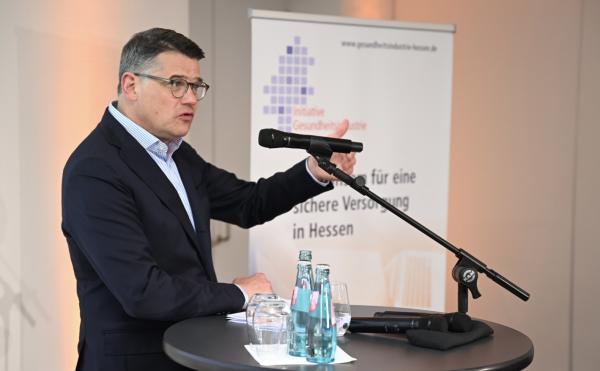 Ministerpräsident Boris Rhein gratuliert zum 10-jährigen Bestehen der Initiative Gesundheitsindustrie Hessen
