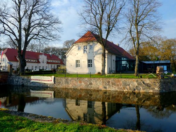 Neues erleben im Mai auf Wasserschloss Mellenthin