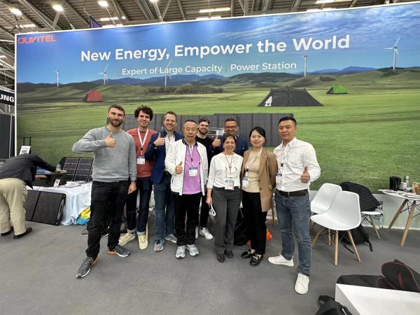 Intersolar 2023: Überwältigendes Interesse an den mobilen Powerstations und Solarmodulen von OUKITEL