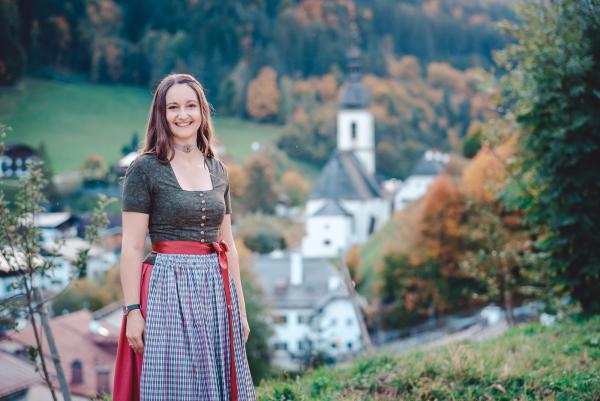 Erste Stipendiatin des Swissfeel-DHA-Förderpreises hat Studium an der Deutschen Hotelakademie aufgenommen
