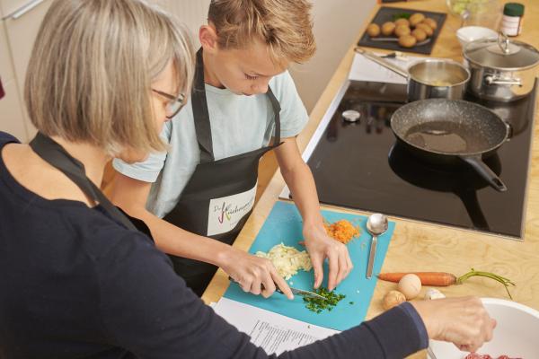 Weiterförderung der "Küchenpartie mit peb" durch das BMEL