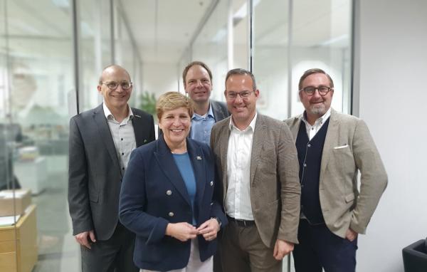 "Innovation pur!" - Bauministerin besucht Hidden Champion