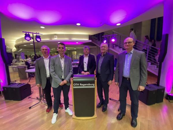 M. Eng. Sebastian Griesbeck erhielt an der OTH Regensburg den IfKom-Preis 2023 