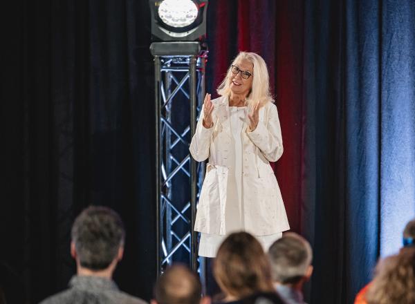 Speaker Slam®: Münchnerin gewinnt EXCELLENCE AWARD