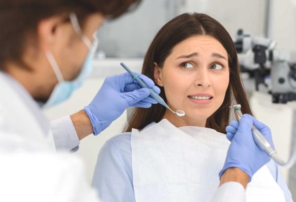 Dentalphobie? Ihr Zahnarzt in Hamburg bietet Erste Hilfe für Angstpatienten.