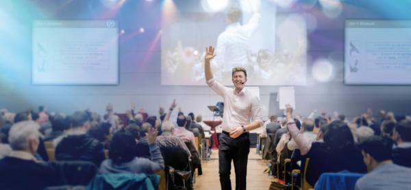 (Bildquelle: @ Daggi Binder) Der Kickstart ins neue Jahr: André May sorgt für inspirierende Auftaktveranstaltungen