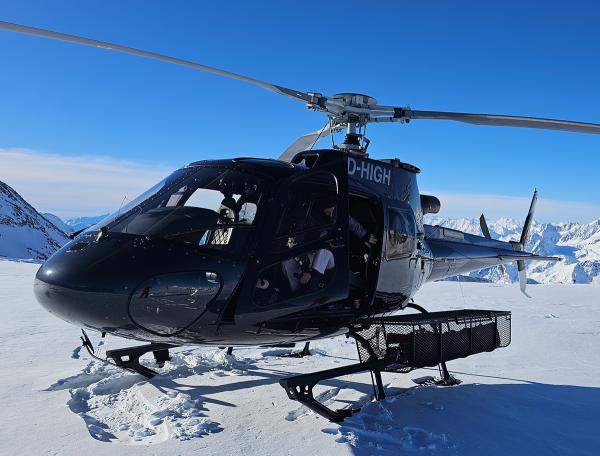 Iordanov Vodka erobert den Himmel - Ihr Premium-Vodka jetzt blitzschnell per Helikopter geliefert!