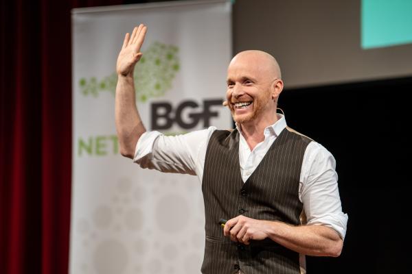 Blue Zones als Vorbild: Marcus Lauk begeistert mit Vorträgen über gesundes Unternehmenswachstum