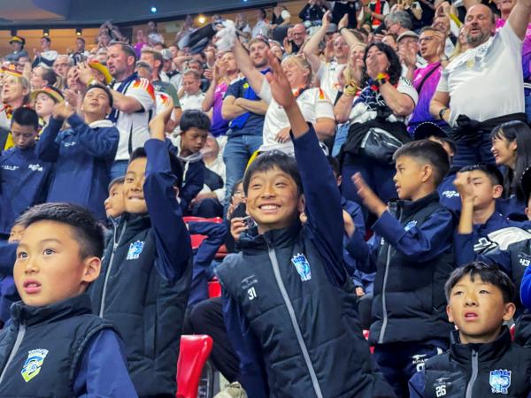 Über 100 junge chinesische Fußballer besuchen die UEFA EURO 2024 dank des BYD-Sponsorings 