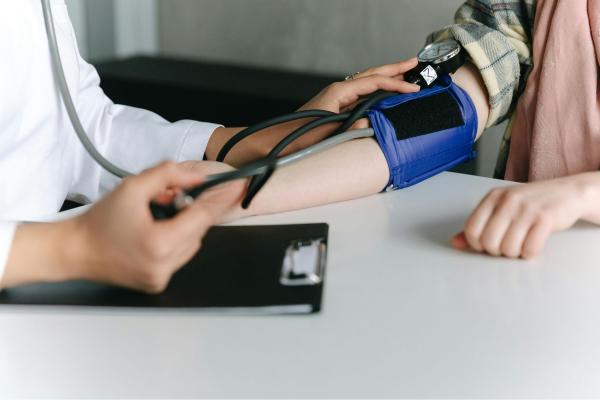 Medsanic Mainz: Warum man den Blutdruck im Blick behalten sollte