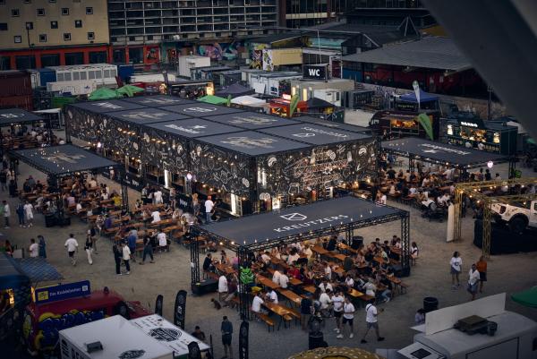 Großer Andrang in der Auftaktwoche vom "The Champions Burger"-Finale in München - noch bis 8. September im Werksviertel am Riesenrad