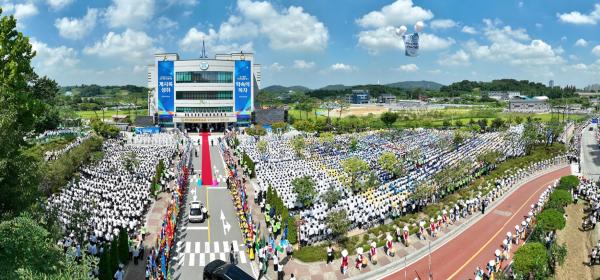 Shincheonji Kirche Jesu: 80.000 Menschen kamen zu einem Sonntagsgottesdienst