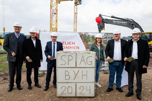 Grundsteinlegung von Schultheiß Projektentwicklung und BayernHeim in Heßdorf