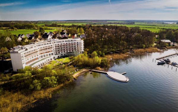 Privathotels Dr. Lohbeck: Eigene Insel für das Seehotel Fleesensee: Privater Badespaß und Events