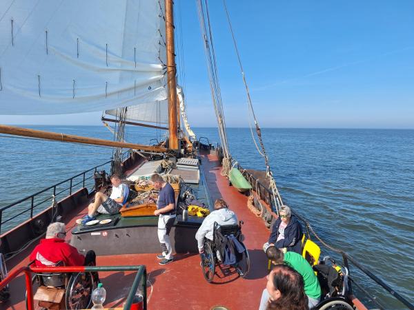 Entdecke das Abenteuer: Segeltörn im September mit dem Zweimaster Lutgerdina !