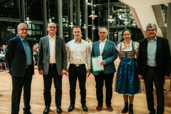 M. Eng. Matthias Solisch erhielt an der OTH Regensburg den IfKom-Preis 2024 