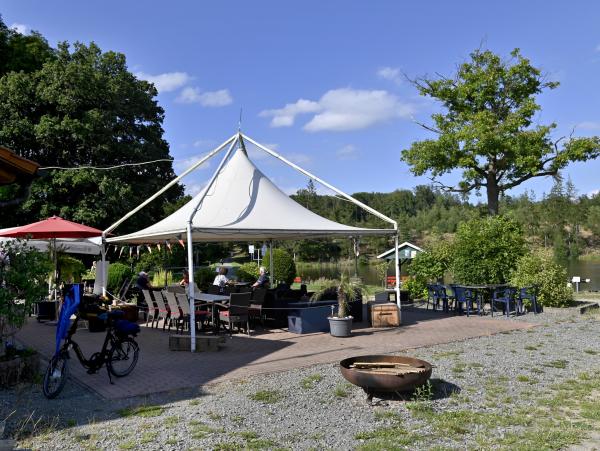 Neueröffnung der Gaststätte im Ferienpark Birnbaumteich - mit Grillgenuss und Musik