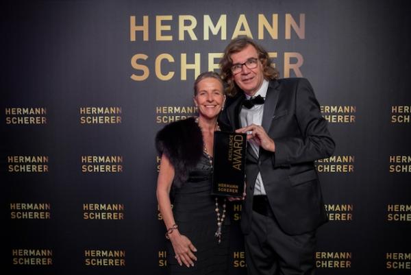 Excellence Award für eine Powerfrau,die die Bühne erobert