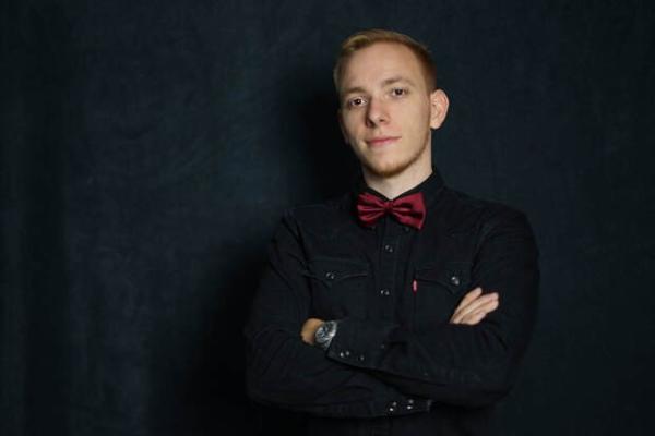 Adrian Wettig Adrian Wettig geprüft: Hält sein Ecom Unity Mentoring was er verspricht?