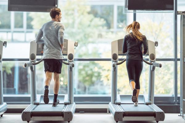 Longevity: Neue Studie zu den Effekten körperlichen Trainings auf die Langlebigkeit