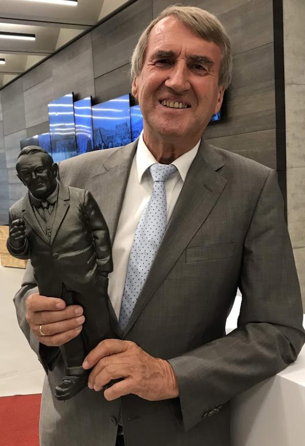 Der Verfasser der Ludwig Erhard Biografie im Ludwig Erhard Zentrum in Fürth Mit Ludwig Erhard den Aufschwung meistern!