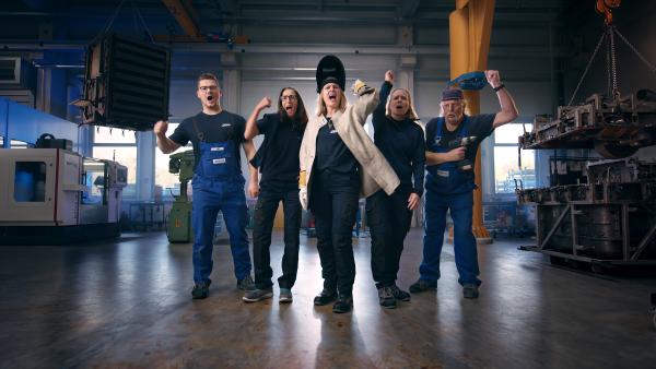 Voller Einsatz: Die Mitarbeitenden von DENIOS gehen in ihren Schauspieler-Rollen voll auf DENIOS präsentiert neuen Mitarbeiterfilm