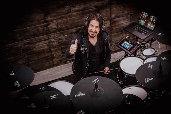 Randy Black wird an beiden Tagen live vor Ort performen drum-tec Outlet Days 2025 am 16. und 17. Mai