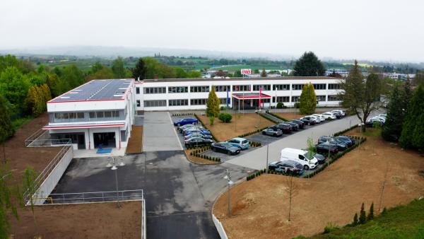 Firmenzentrale mit angrenzendem neuen Logistikzentrum ITRIS GmbH weiht neues Logistikzentrum in Walluf ein