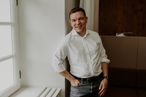 Robert Szilinski, CEO der esentri AG Nachhaltigkeit bleibt strategischer Erfolgsfaktor - weniger Berichtspflicht heißt nicht weniger Relevanz