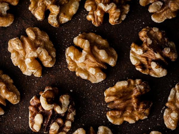 Ernährung beeinflusst Schlaf und Schlaganfallrisiko Spät gegessen, schlecht geschlafen? Wie unsere Gewohnheiten das Schlaganfallrisiko beeinflussen