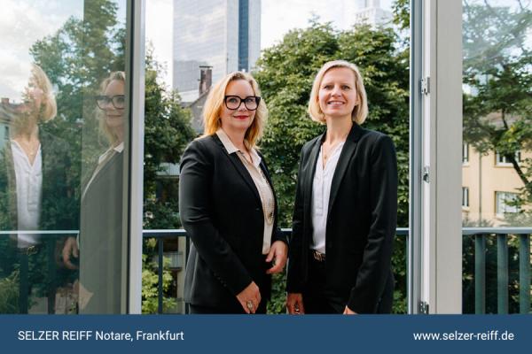 Notarin Bettina Selzer und Notarin Sonja Reiff beantworten häufige Fragen zum Immobilienkauf. Immobilienkauf: Vertragssicherheit beginnt beim Notar